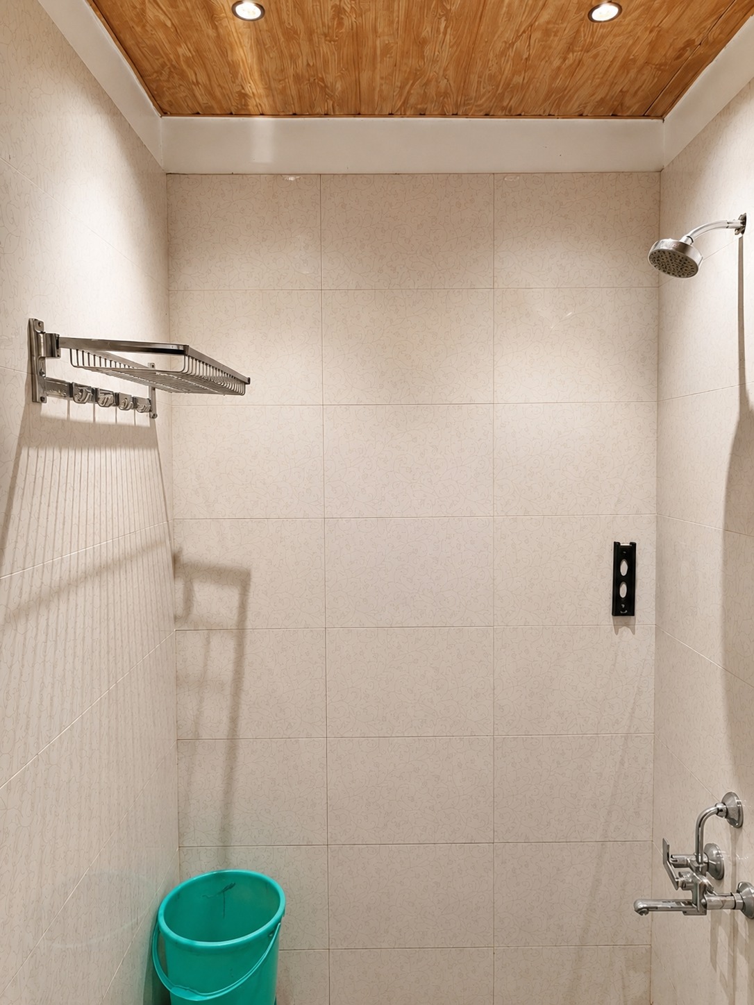 14 Modern Bathroom Shower Wide